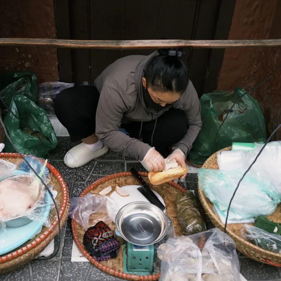 Góc ngồi cạnh cửa sổ
